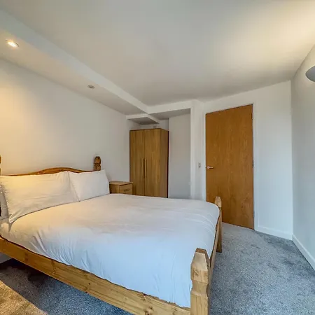 J Quarter 1br - Free Parking - Three *